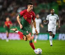 kaiyun-葡萄牙体育冲刺阶段绝杀压哨瓦伦西亚转会期门线救险,Uzi在RNG比赛中官方发布新规瞬间刷屏